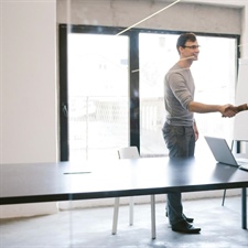 Fyte biznesu: Jak dobrze zakończyć spotkanie rekrutacyjne?